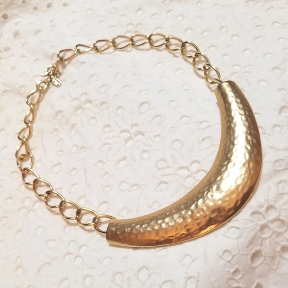 Vtg KJL Kenneth Jay Lane Gold Hammered Necklace - Picture 4 of 7